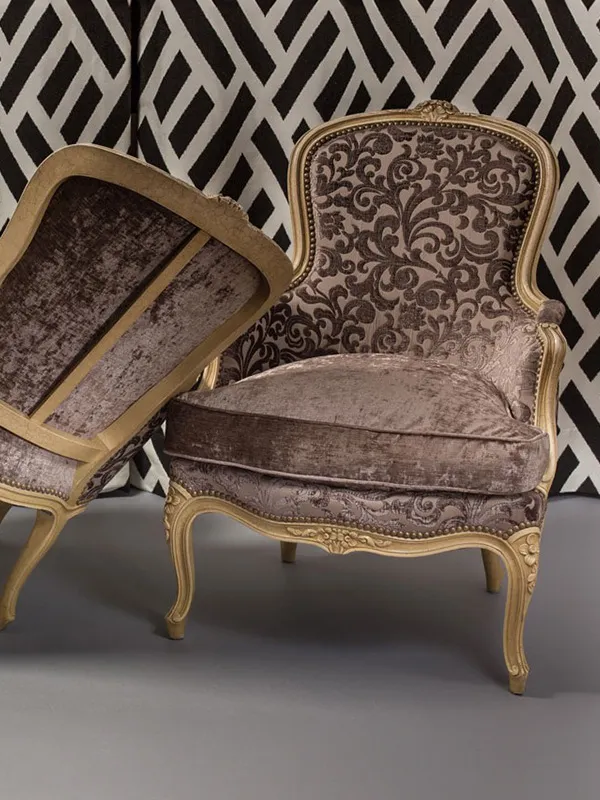 brun-bergere-restauration-atelier-tapissier-fauteuil-style-artisant-metz-Coq-Crapaud