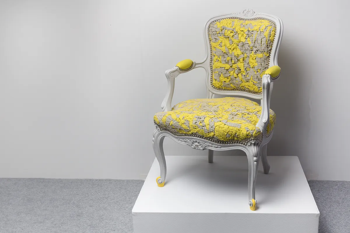 feutre-automne-restauration-atelier-tapissier-fauteuil-style-artisant-metz-Coq-Crapaud_jaune_cover_top